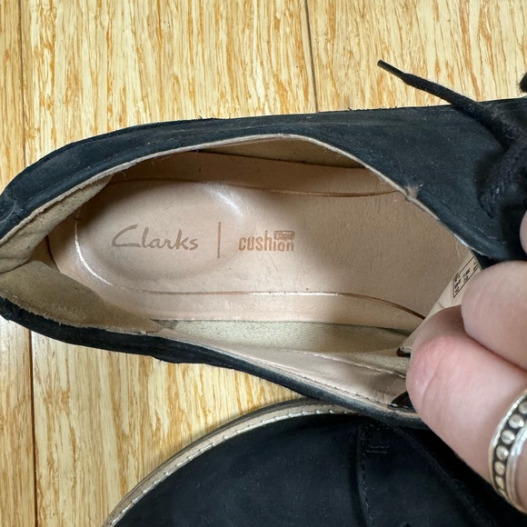 Clark’s Oxford shoes - Picture 3 of 3